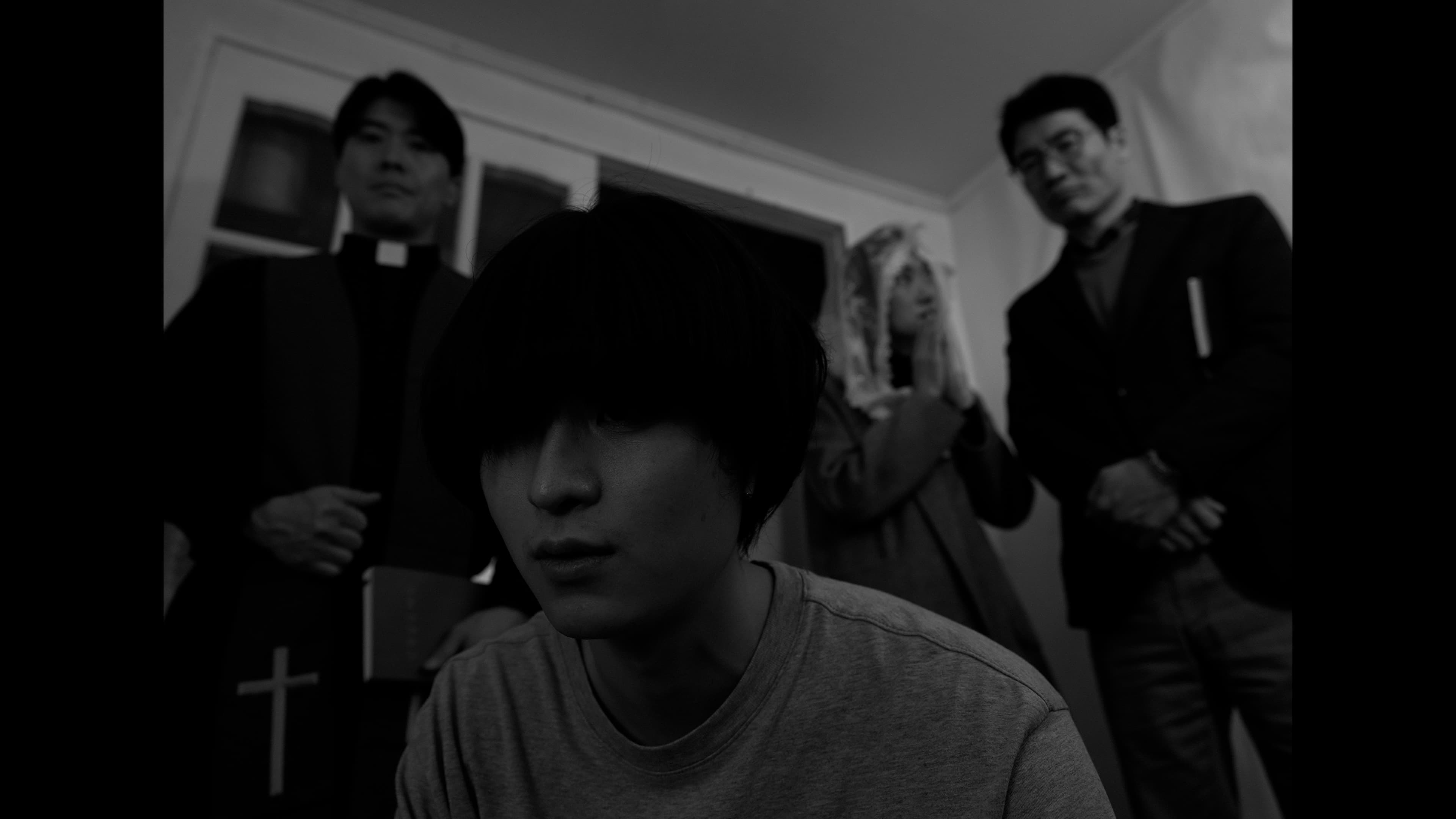 반쪽 먹은 사과의 뒷면